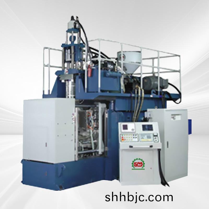 Accumulator blow molding machine